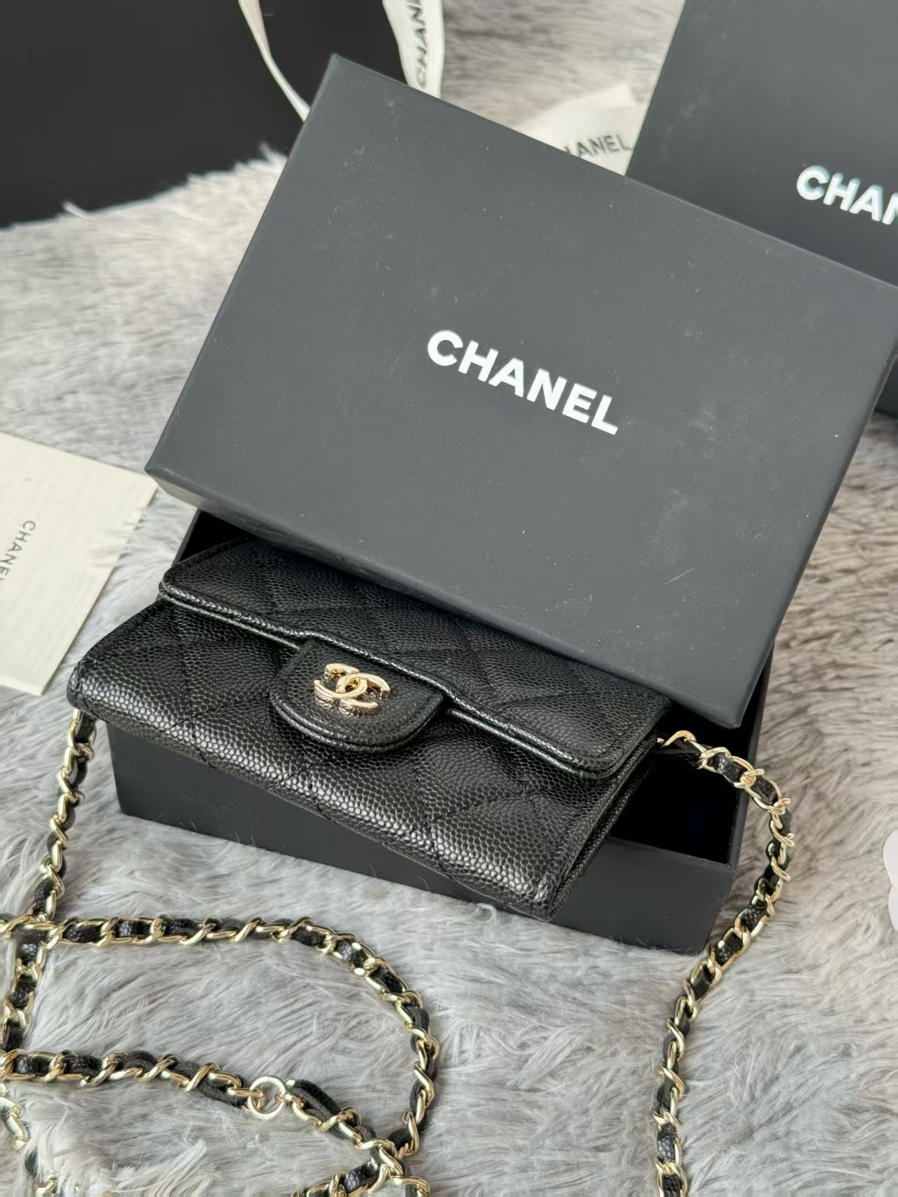 Ch*el wallet on chain 11x7.5x2cm