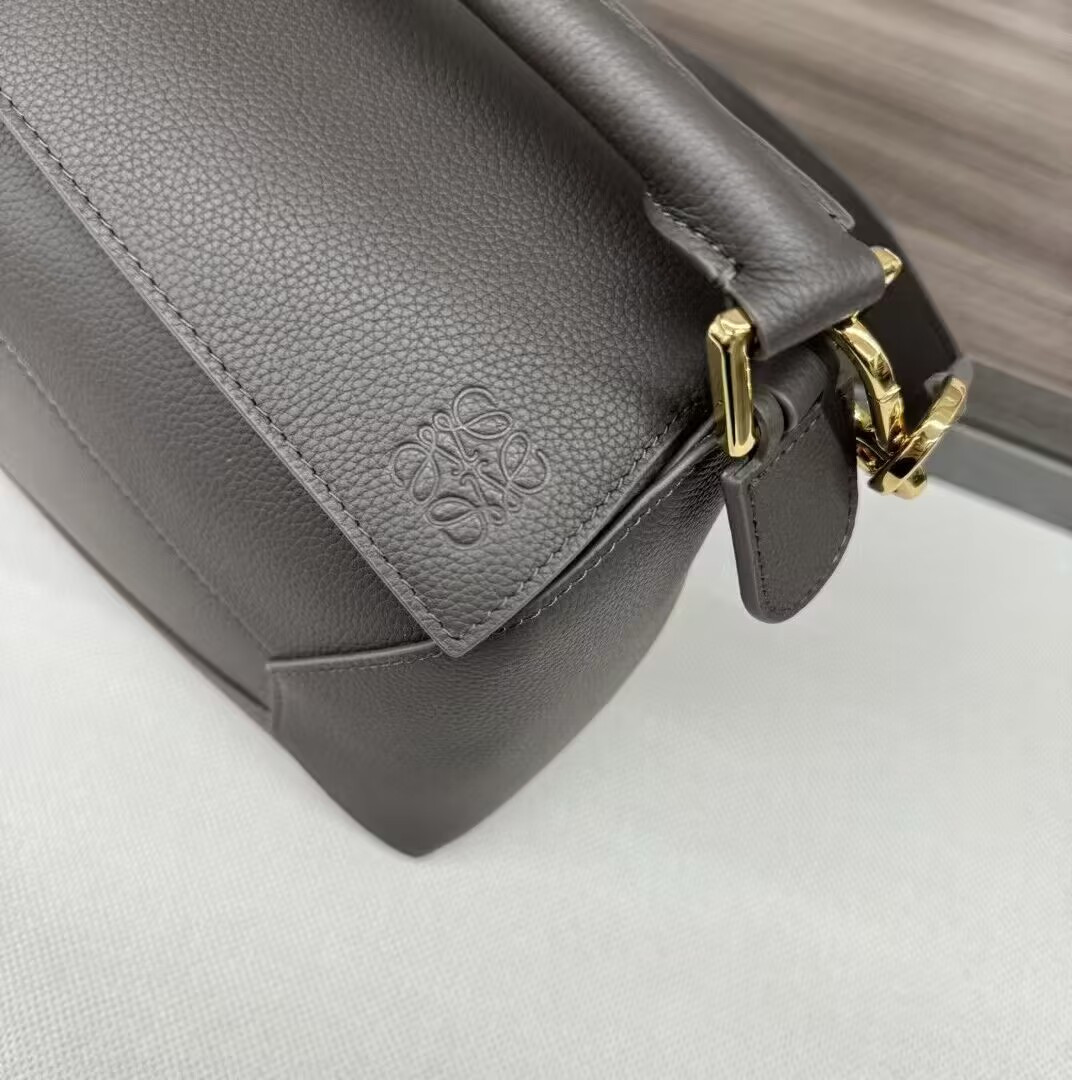 L0ew* small puzzle bag in classic calfskin 24x10.5x16.5cm
