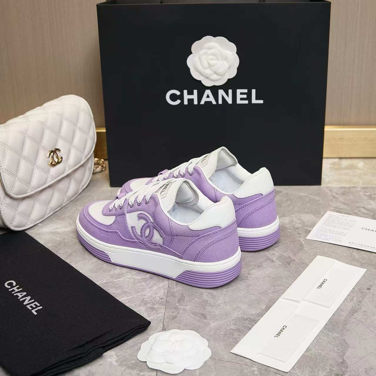 ua Ch*el coco sneaker canvas