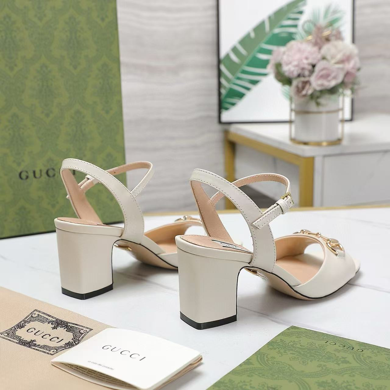 ua G*u*i heeled sandal(heel height 6.5cm)