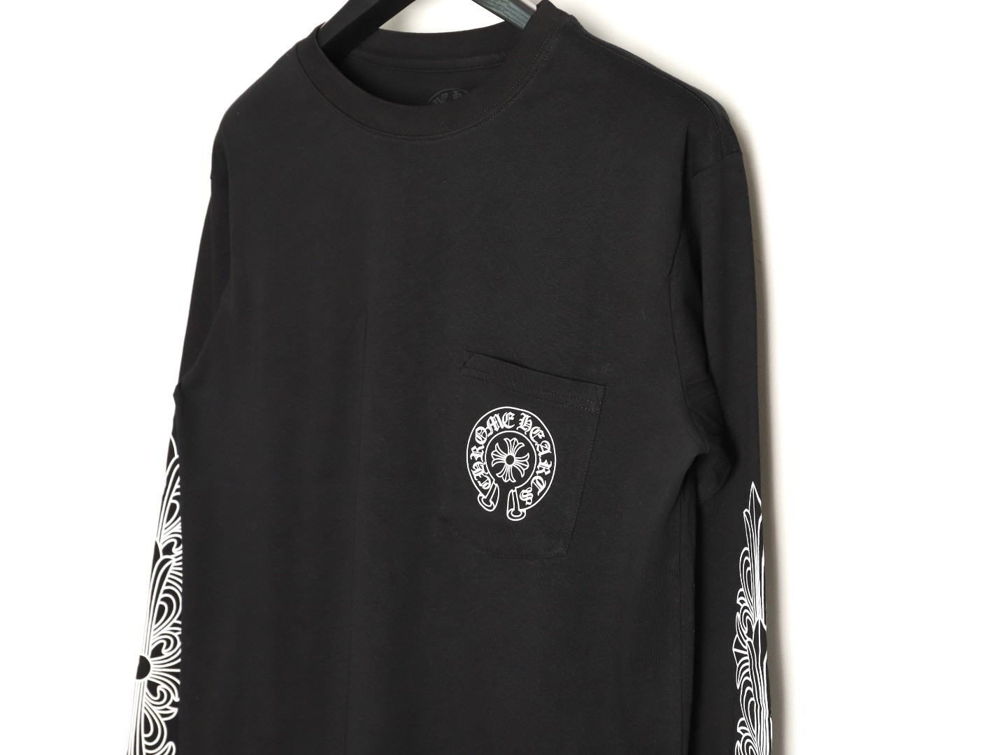 Ch**me He**ts 25fw long-sleeved t-shirt
