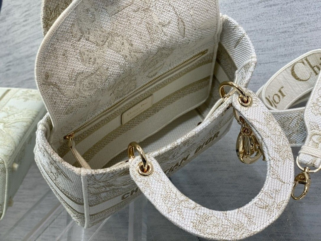 medium D*or lady d-lite bag 24 x 20 x 11 cm