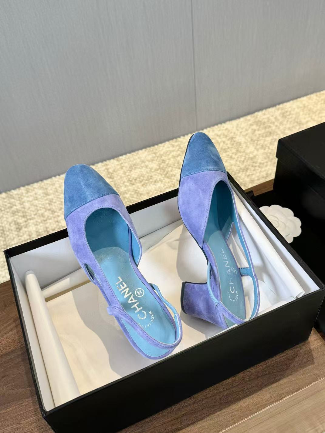 ua Ch*el slingbacks