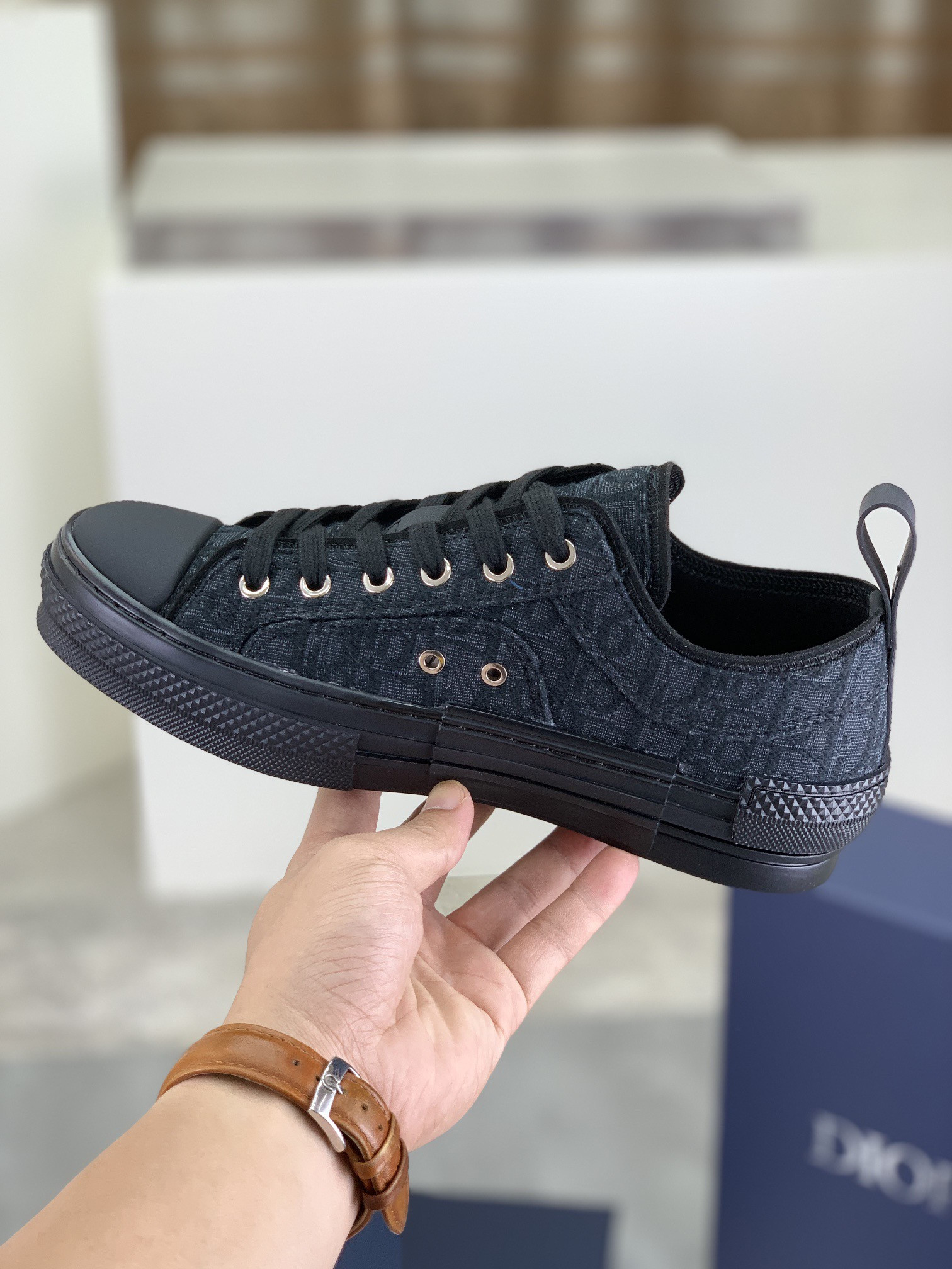 ua D*or b23 league low-top sneaker