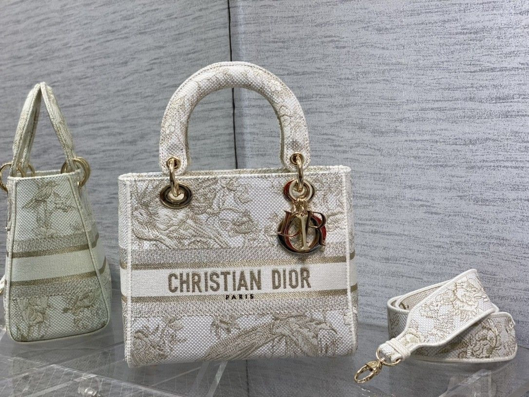 medium D*or lady d-lite bag 24 x 20 x 11 cm