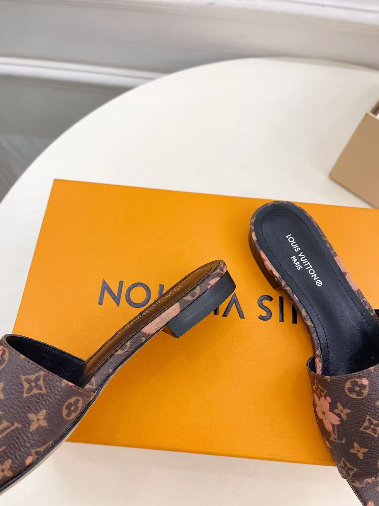 UA LV SLIDES