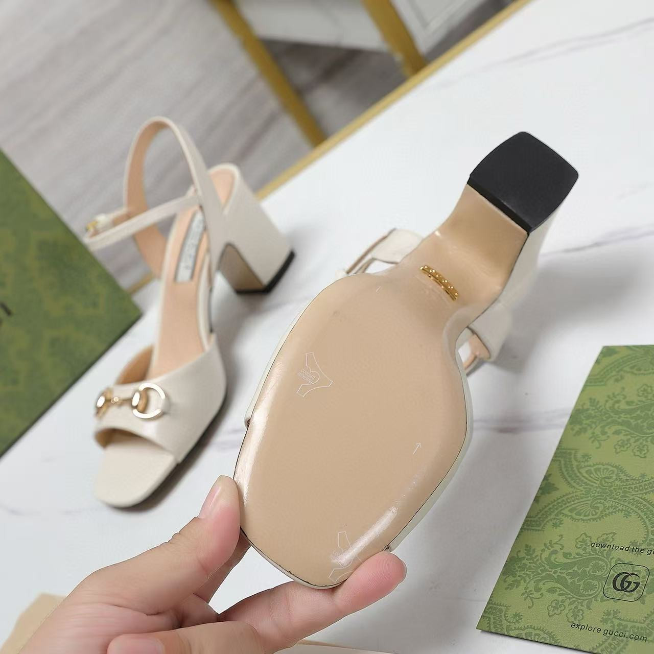 ua G*u*i heeled sandal(heel height 6.5cm)