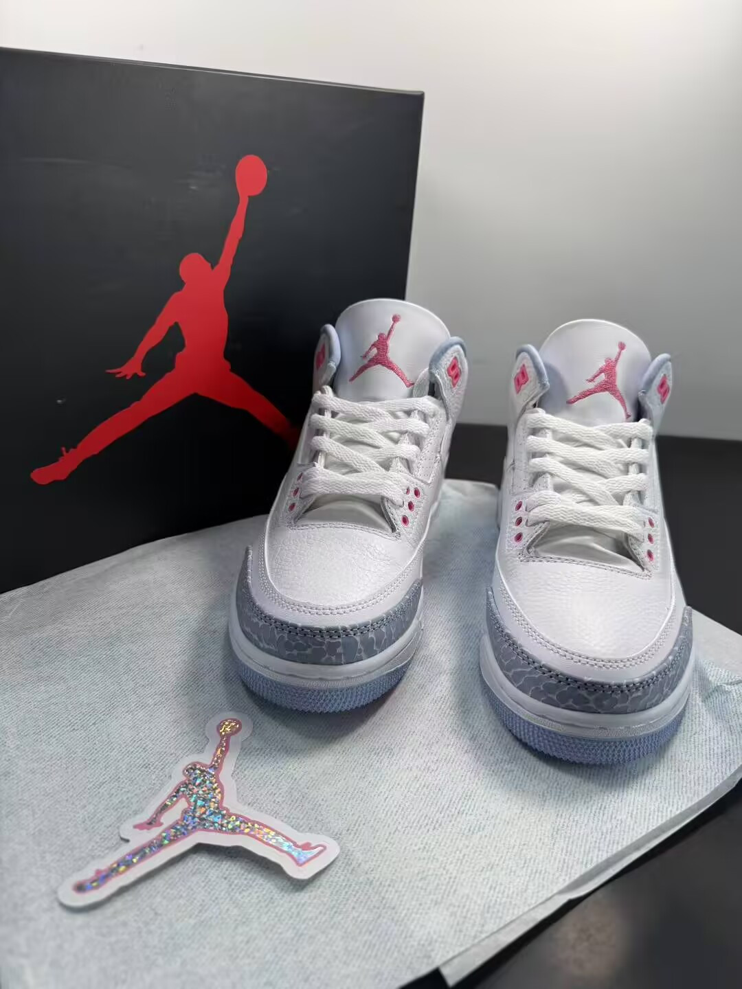 UA AIR JORDAN 3 Retro