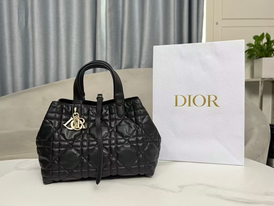 D*or toujours bag medium black 11 x 8.5 x 6.5 inches