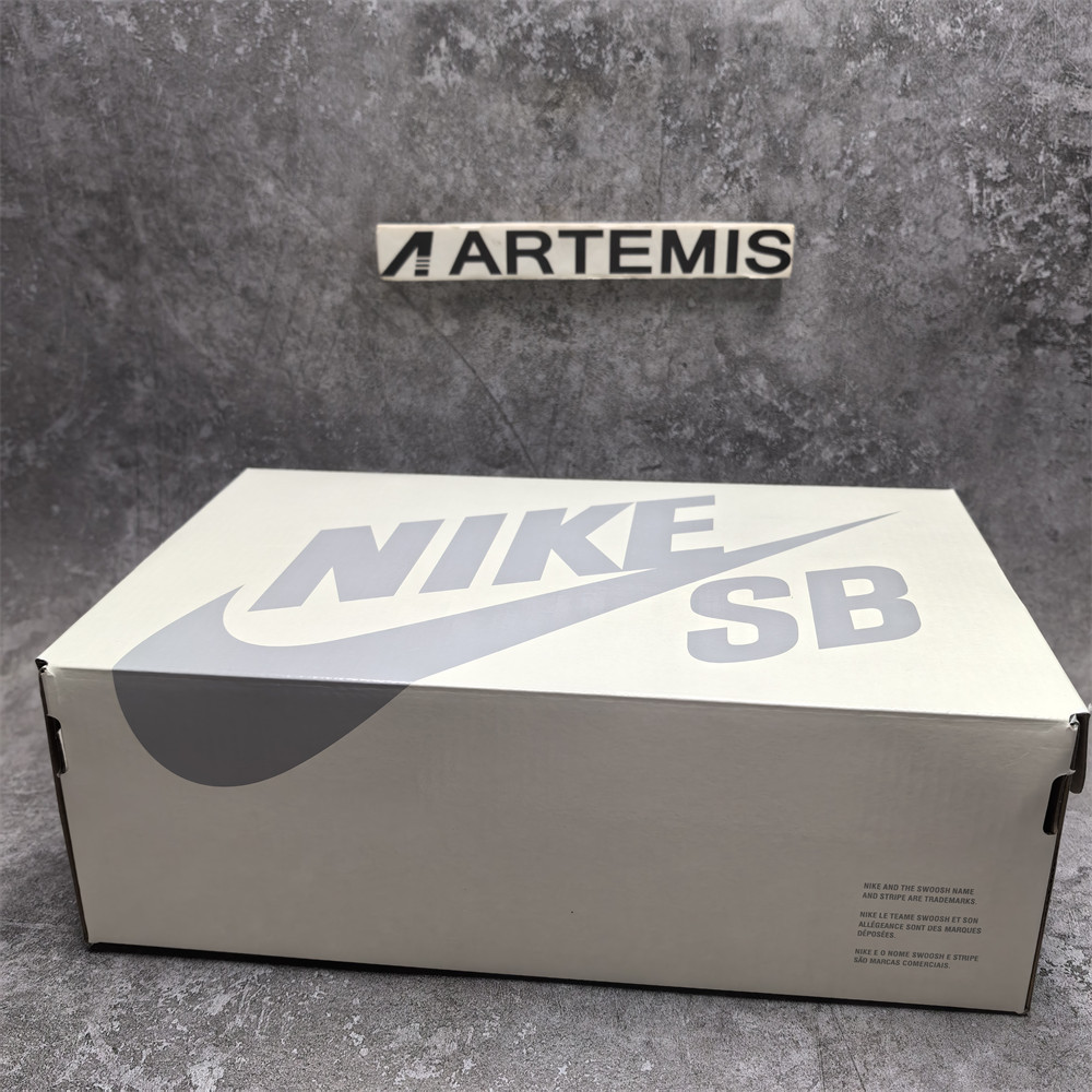 UA Nike SB Dunk Low Alexis Sablone Chameleon
