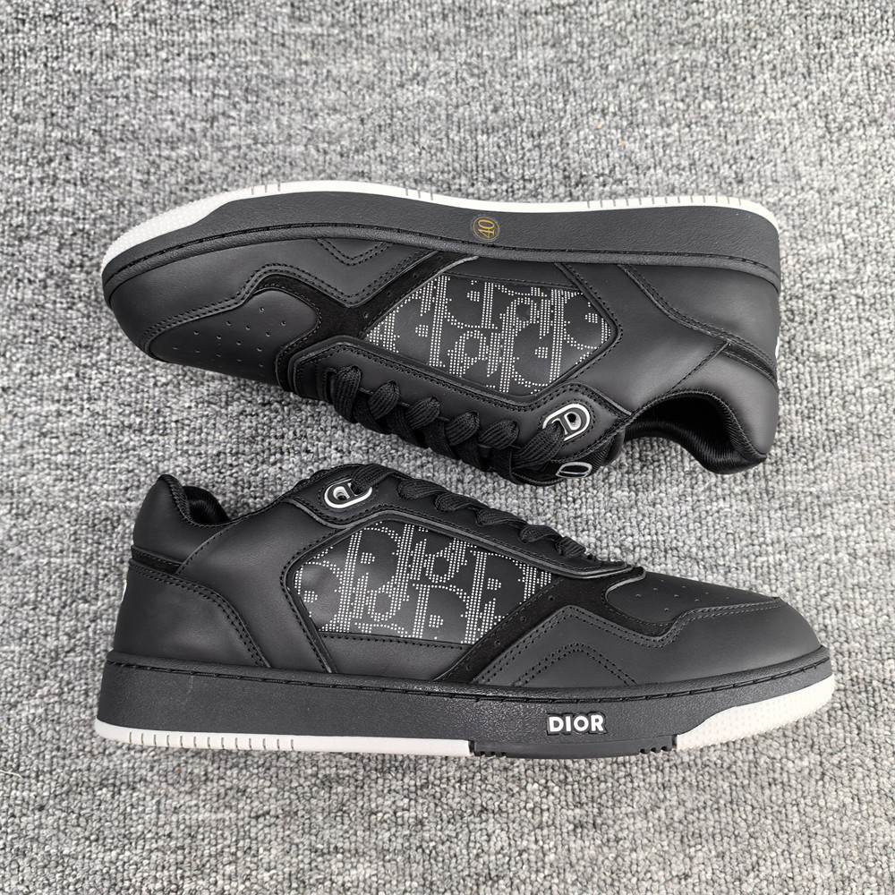 ua D*or sneaker