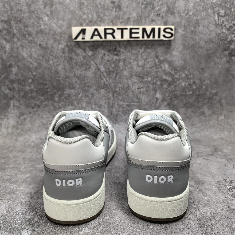 ua D*or sneaker