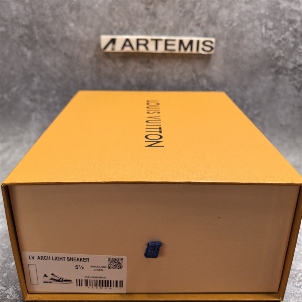 UA LV Trainer Sneaker