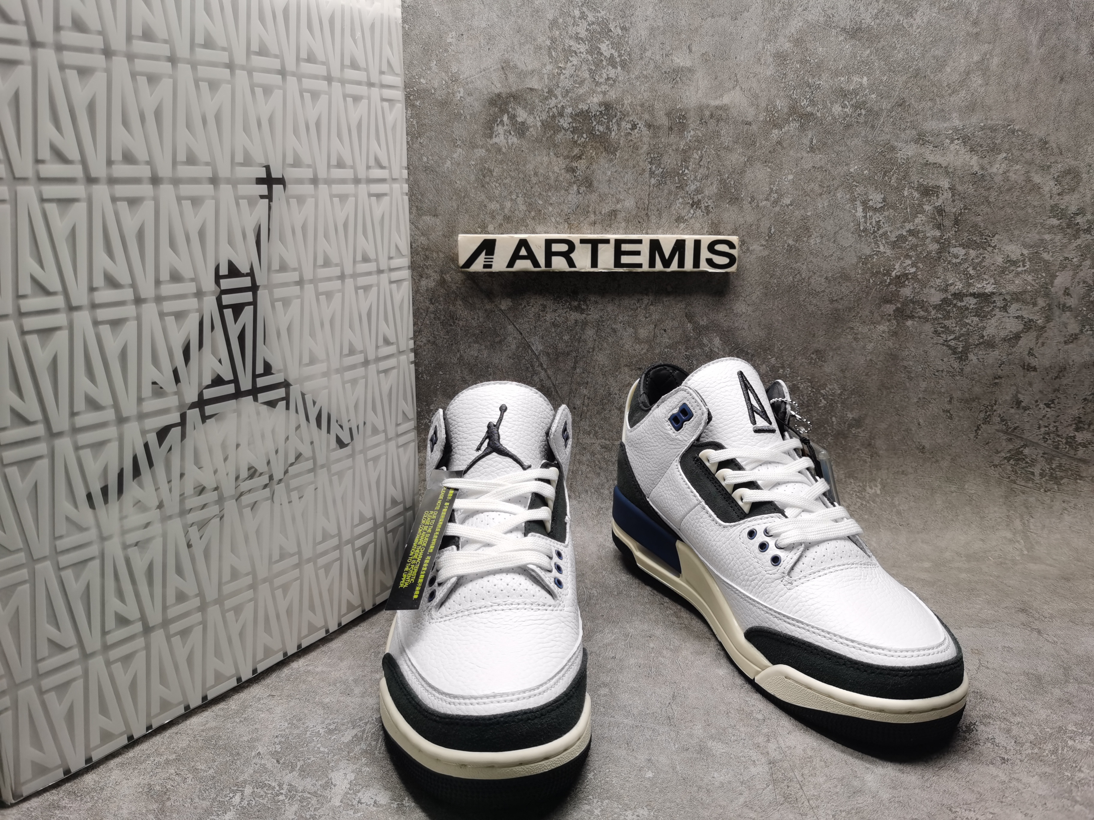 UA Jordan 3 Retro OG SP