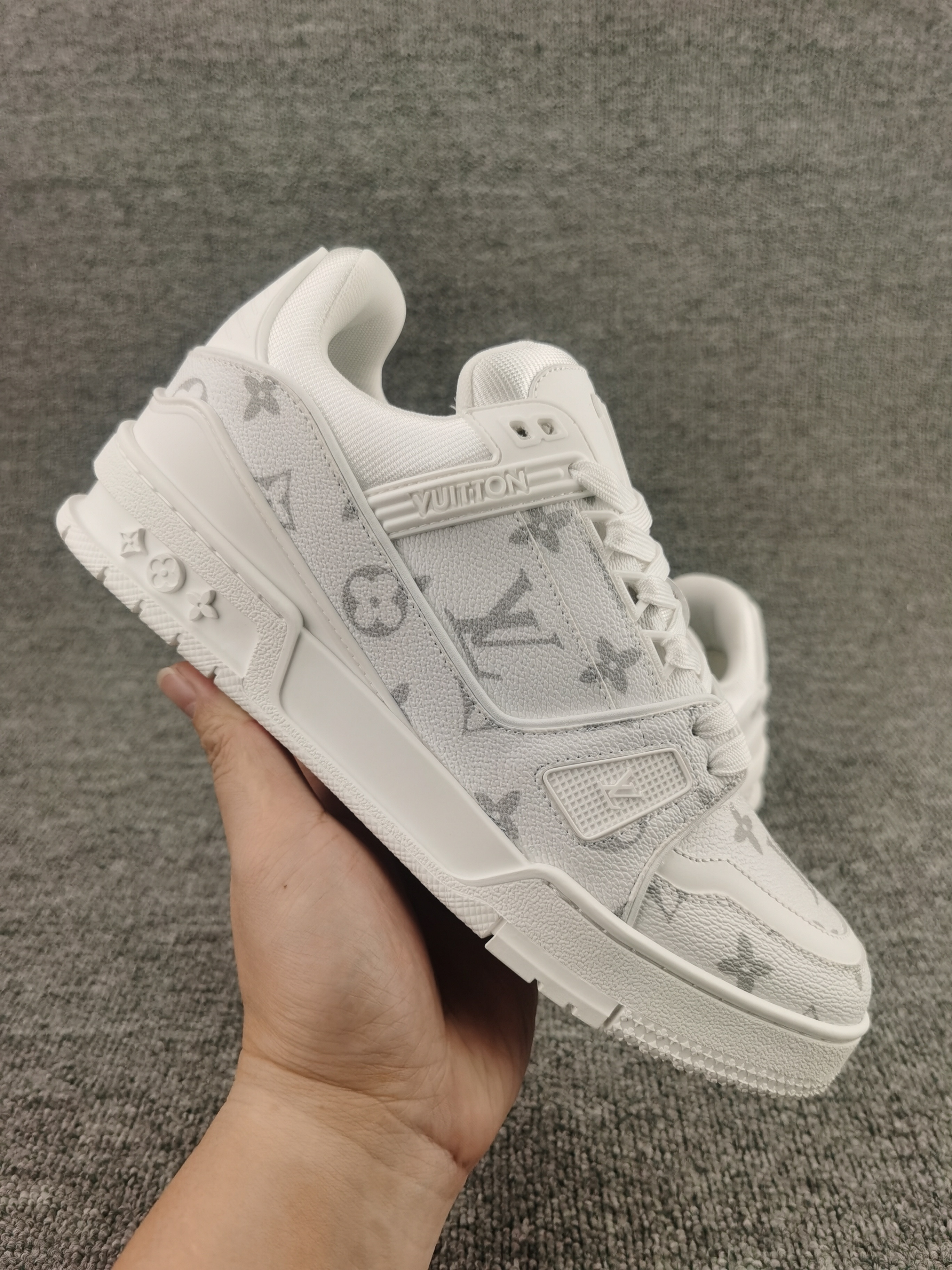 UA LV Trainer Sneaker