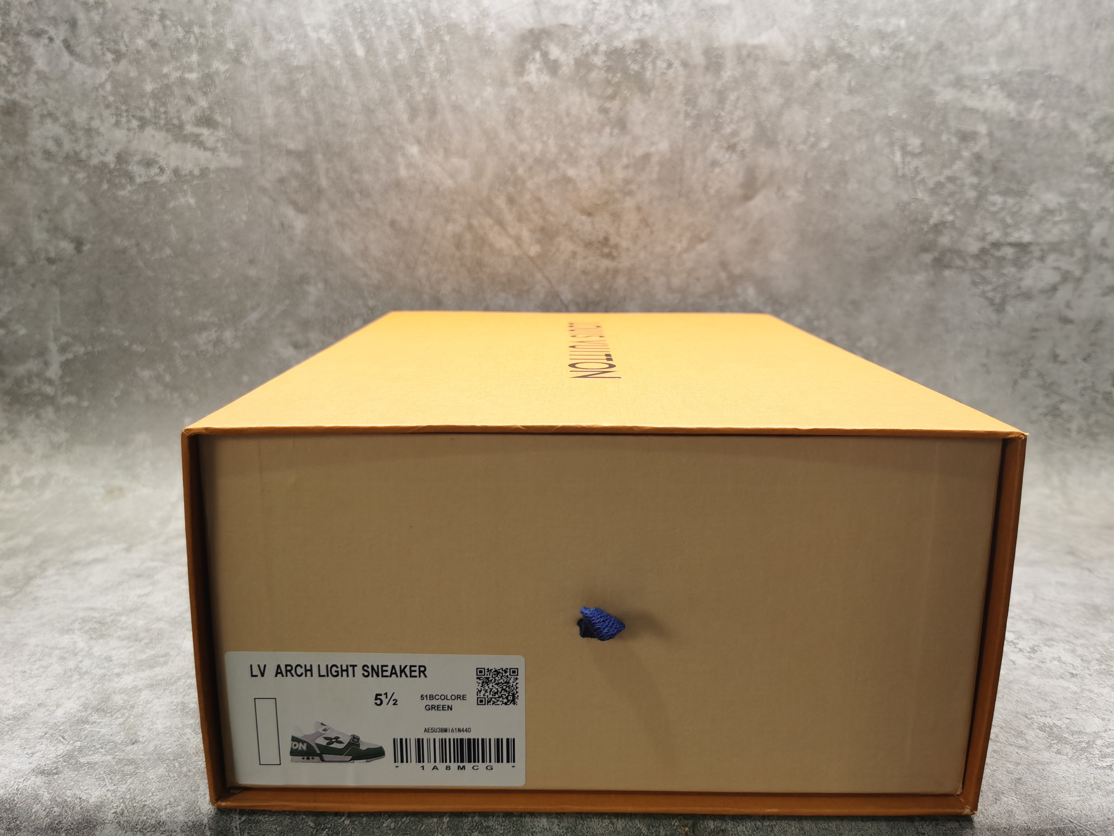 UA LV Trainer Sneaker
