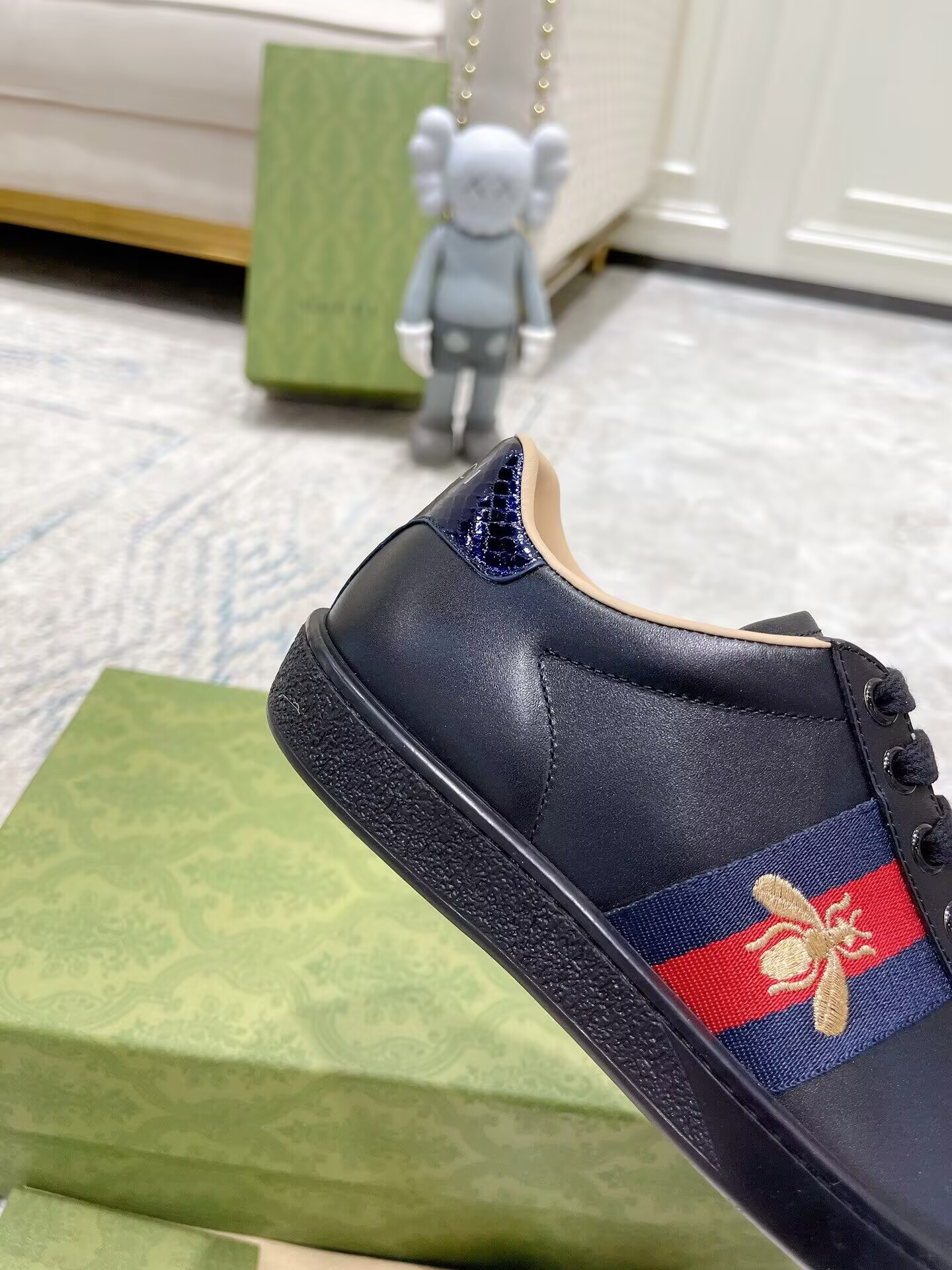 ua G*u*i screener sneaker