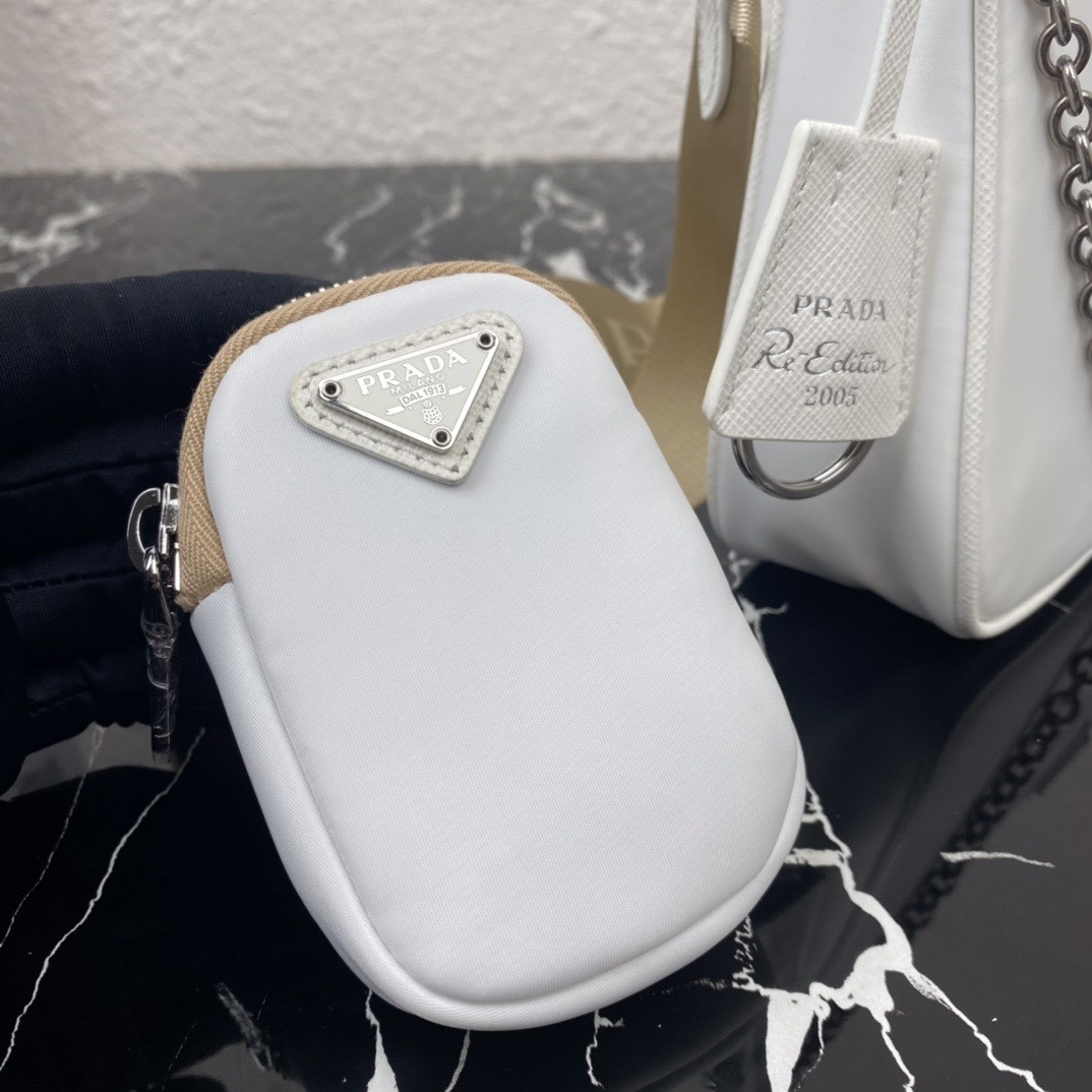Pra*a re-edition 2005 re-nylon bag white