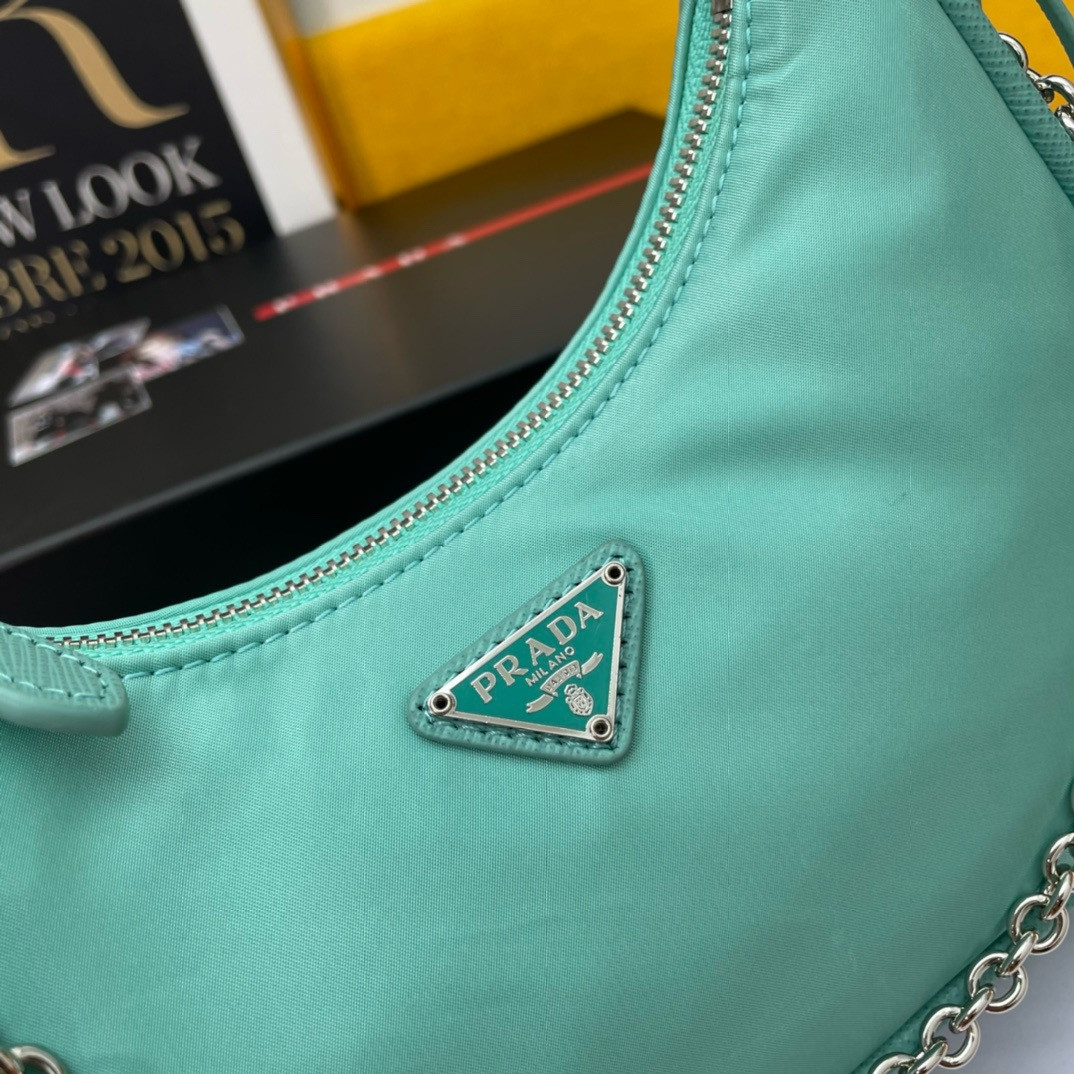 Pra*a re-edition 2005 re-nylon bag dark green