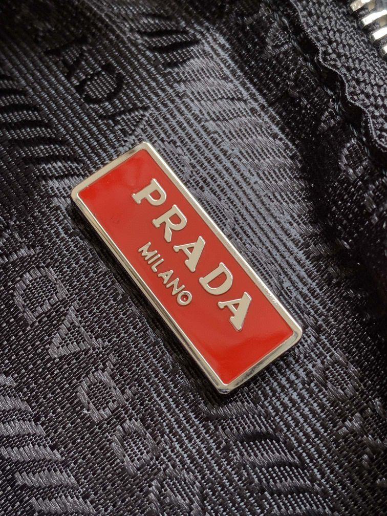 Pra*a re-edition 2005 re-nylon bag black red