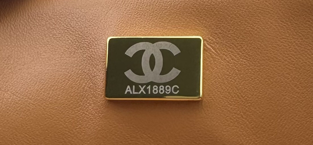 Ch*el mini classic 11.12 handbag 25 15.5 × 25.5 × 6.5 cm