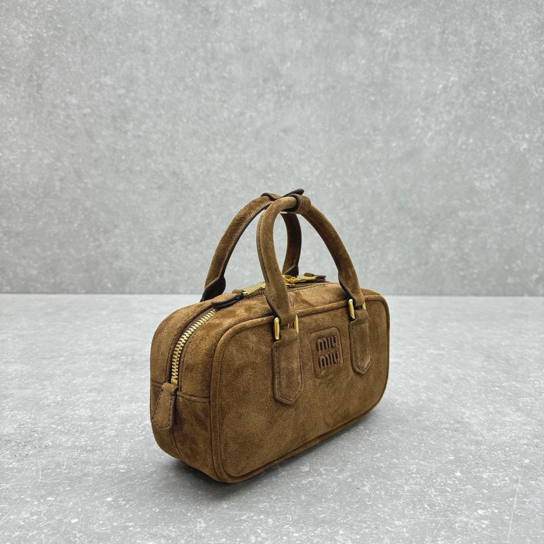 MIU MIU Arcadie matelassé nappa leather bag 22x10.5x7.5cm