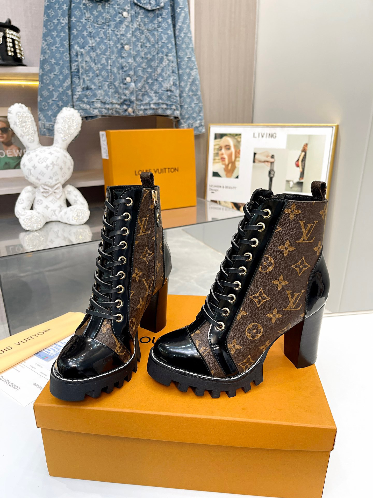 UA LV 21SS Boots