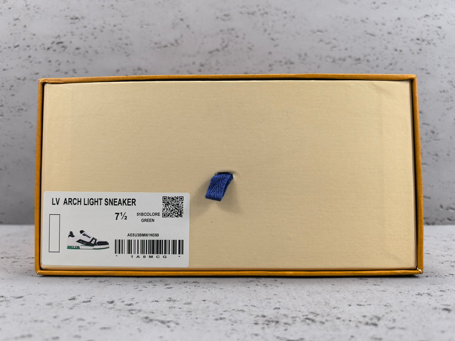 UA LV Trainer Sneaker