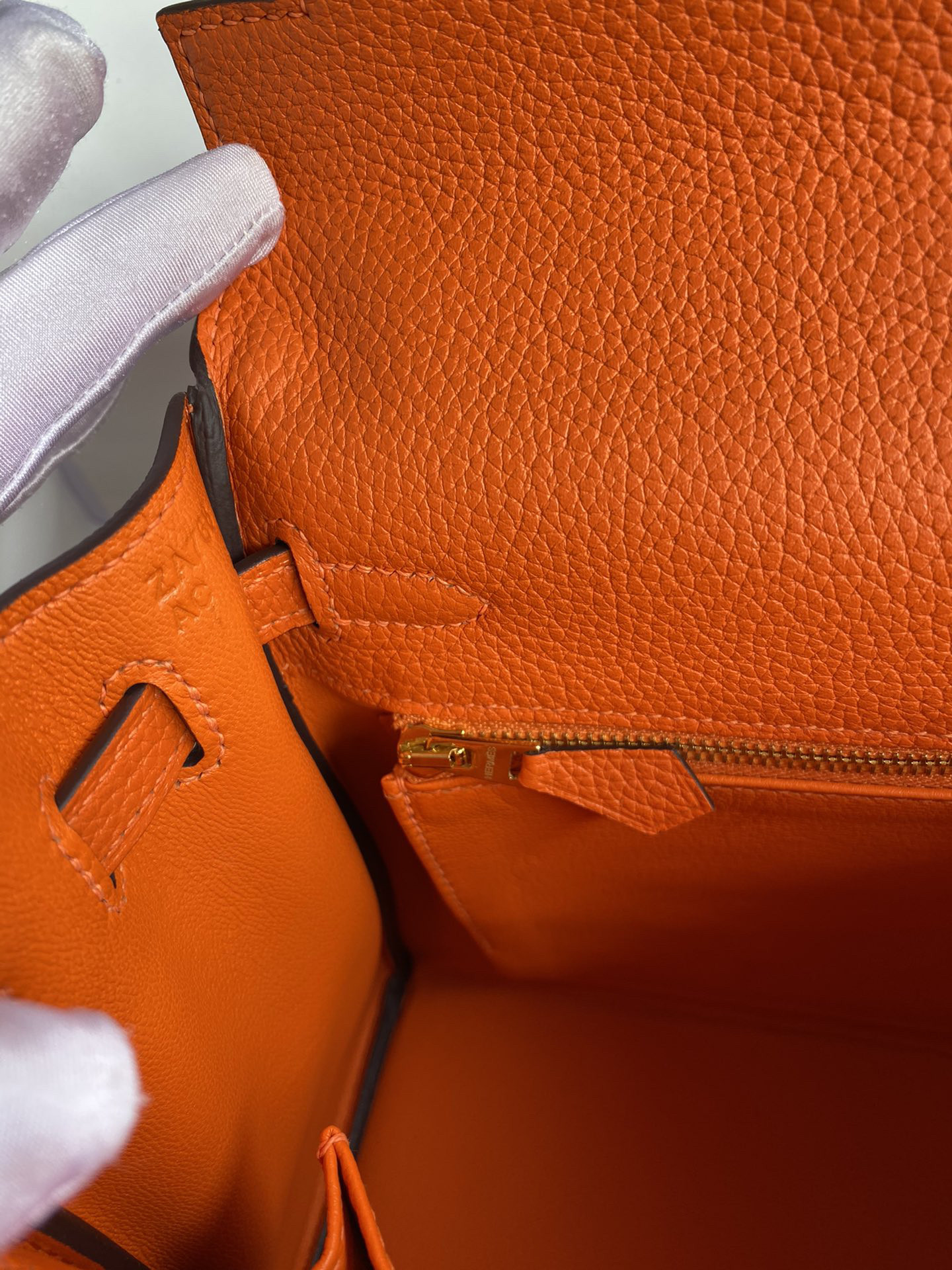 HERMÈS Kelly Gold-tone Hardware 25 28