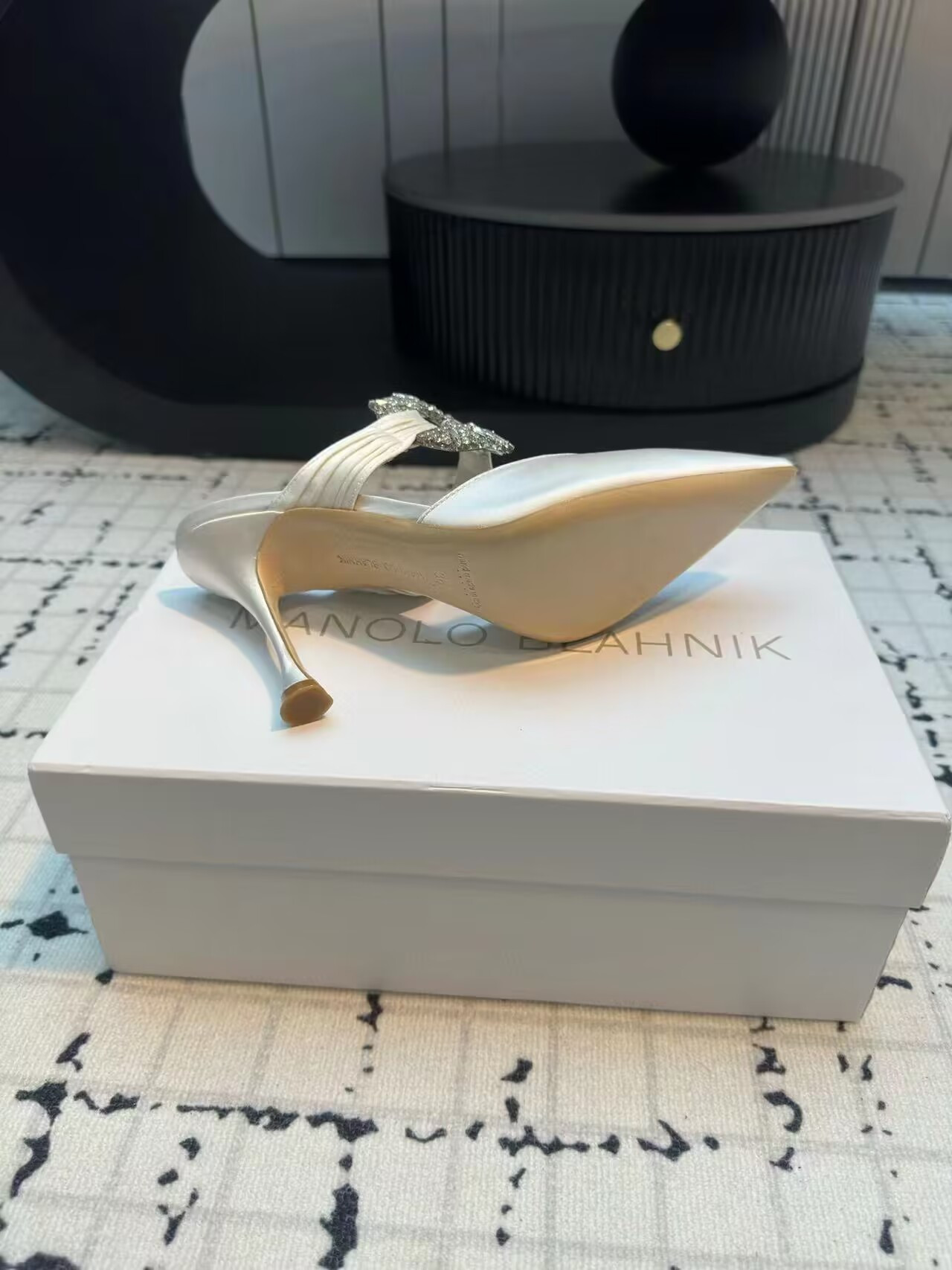 ua man010 B1ahn*k mules