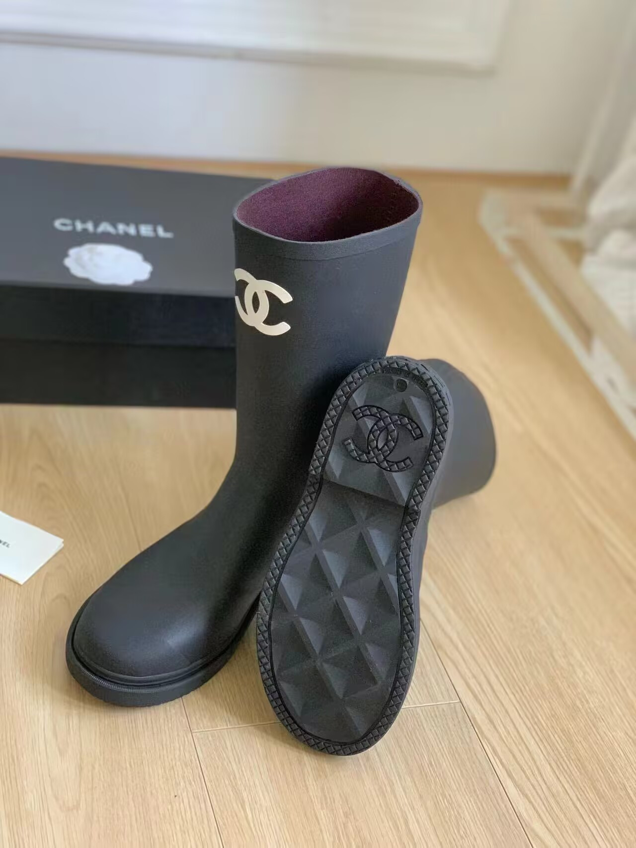 ua Ch*el boots