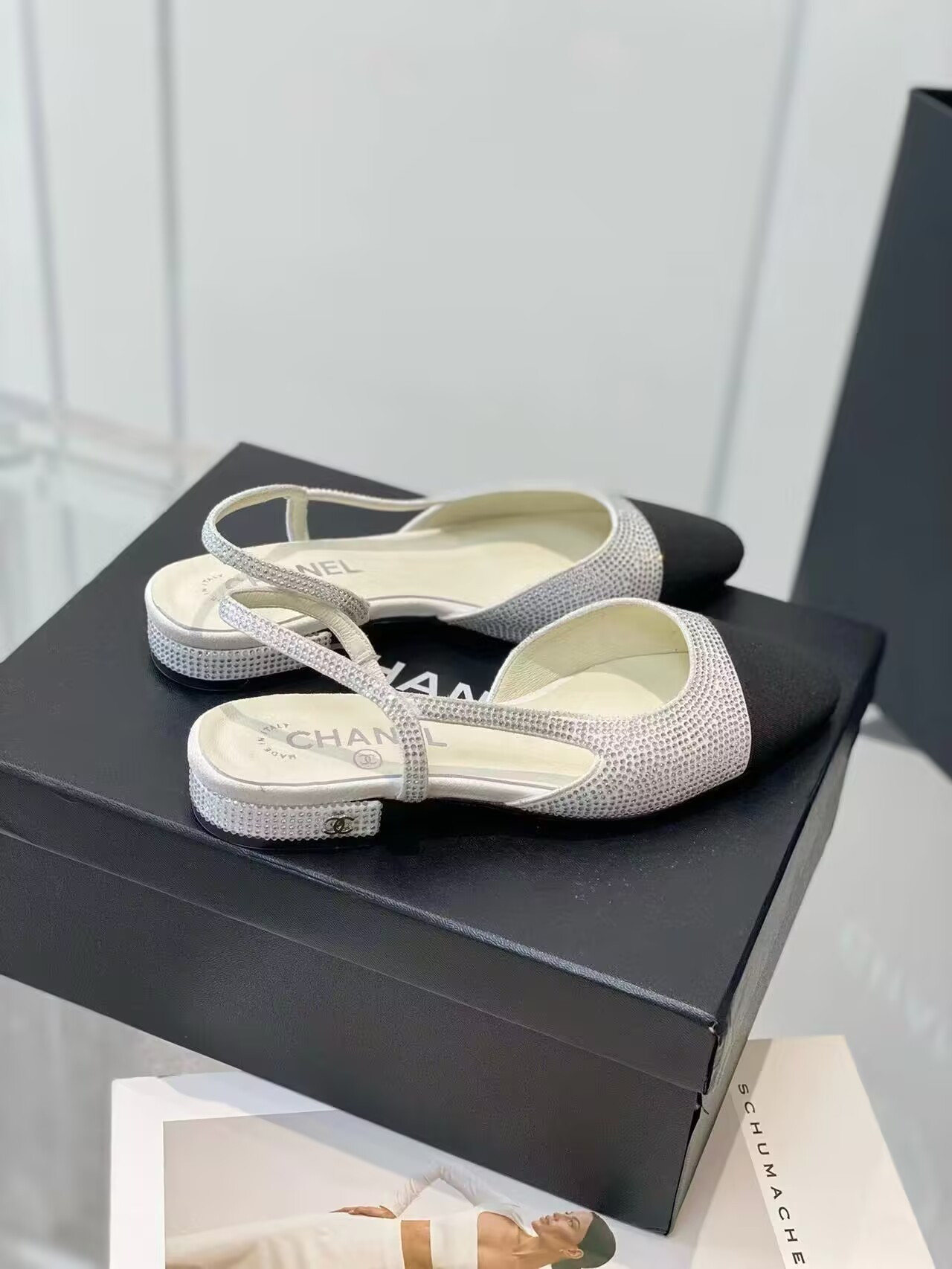 ua Ch*el slingbacks