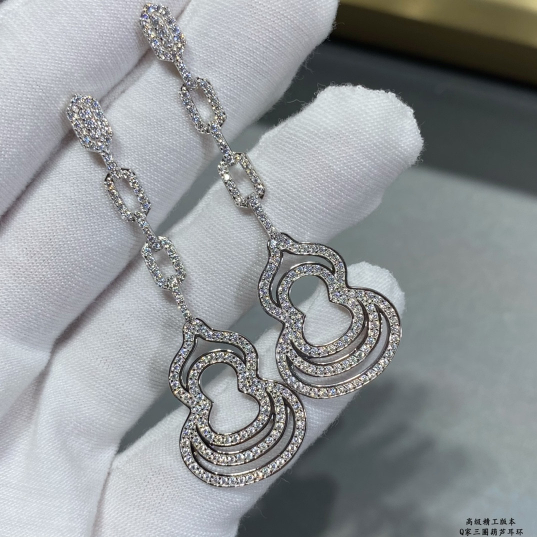 Qeelin Triple Hoop Gourd Earrings