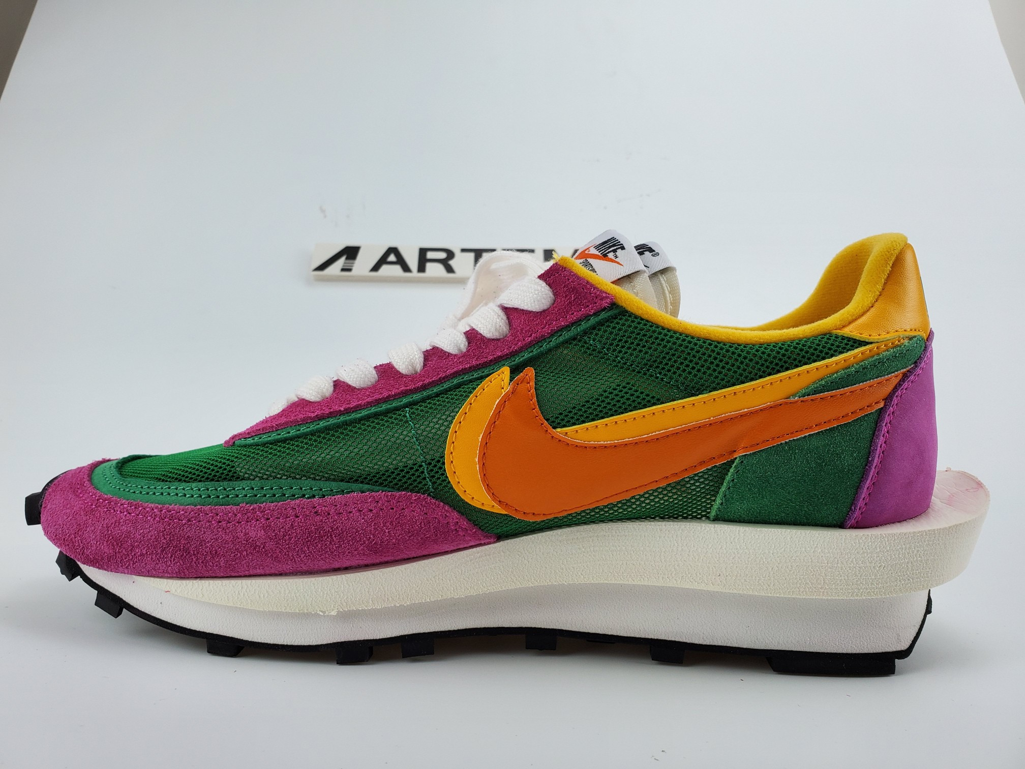 SACAI X NIKE LDWAFFLE “PINK GREEN”