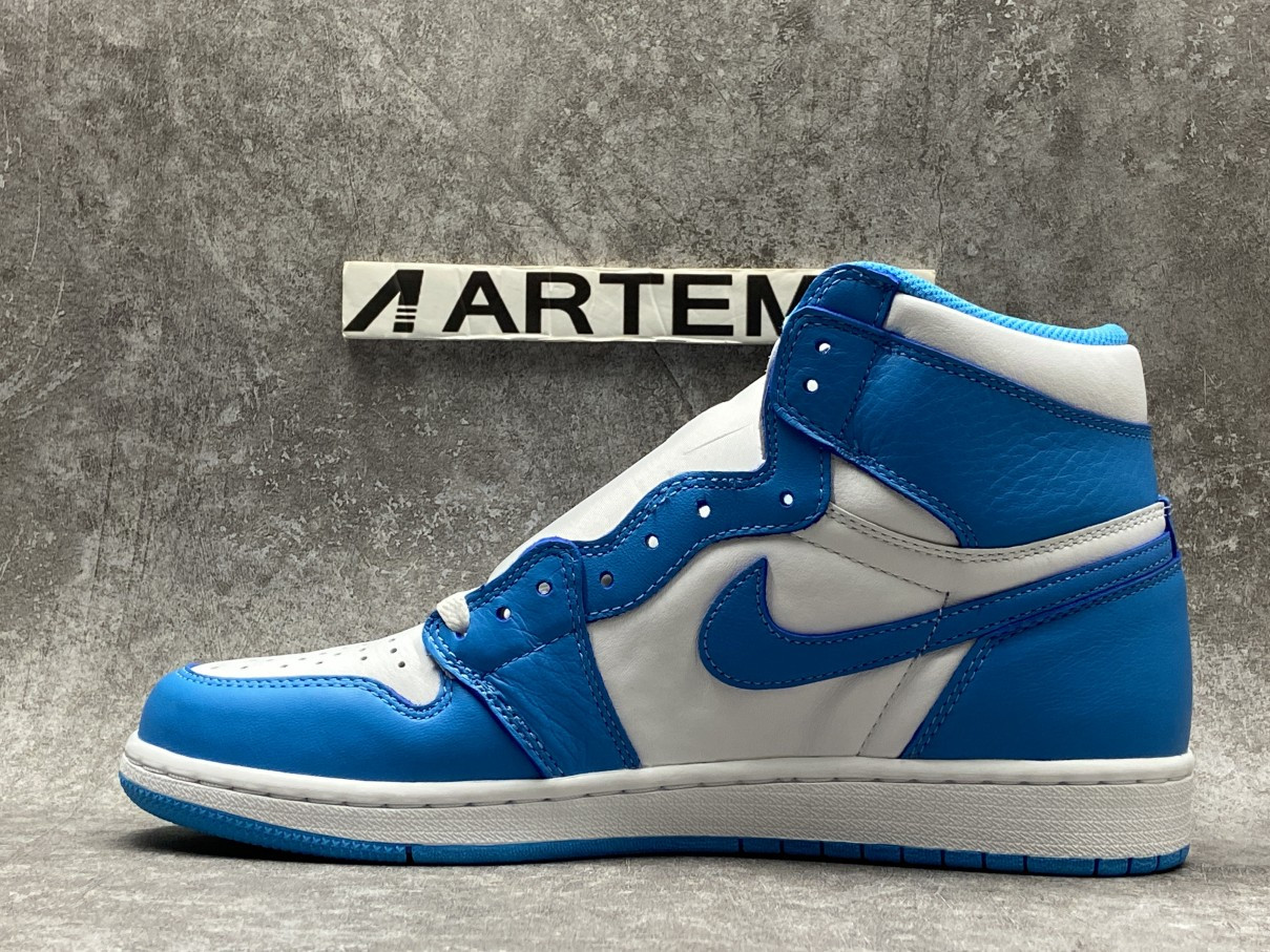 Air Jordan 1 Retro High UNC