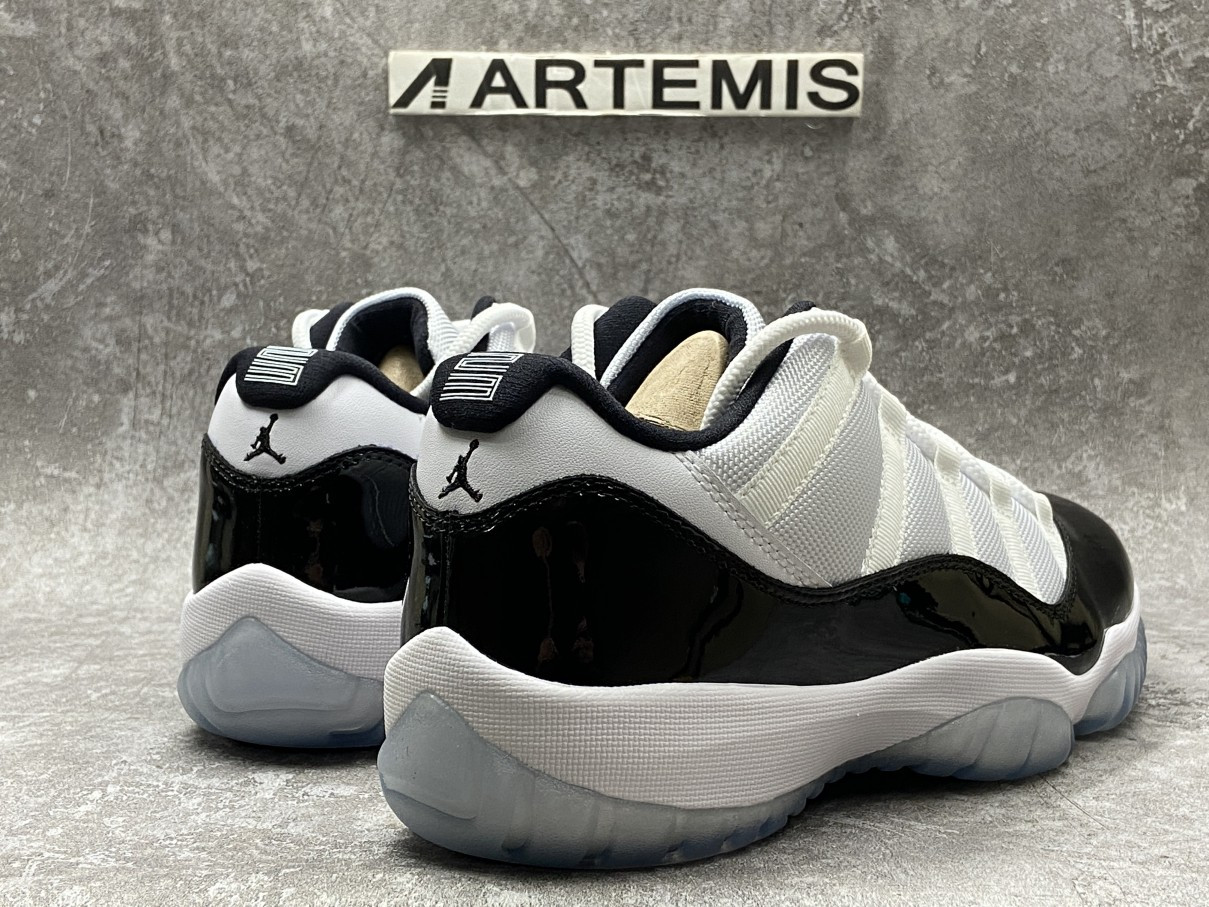 Air Jordan 11 Retro Low Concord