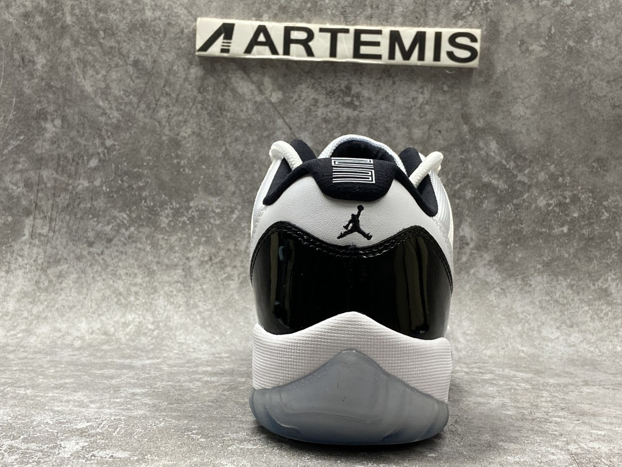 Air Jordan 11 Retro Low Concord