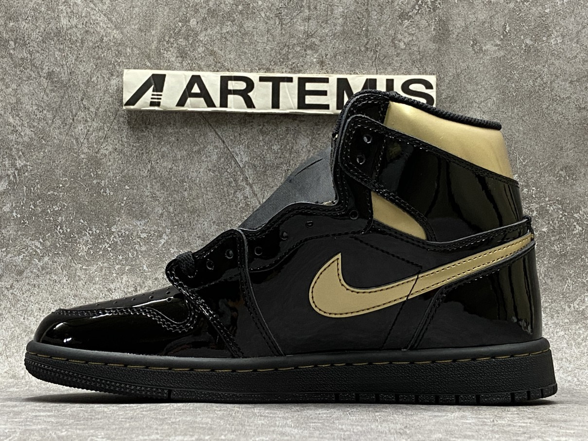 Air Jordan 1 Retro High Black Metallic Gold