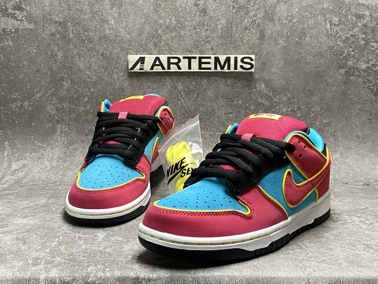 Nike Dunk SB Low Ms. Pacman