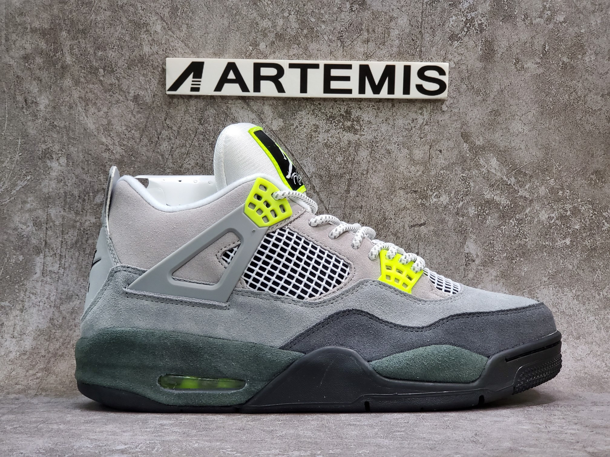 Air Jordan 4 Retro SE