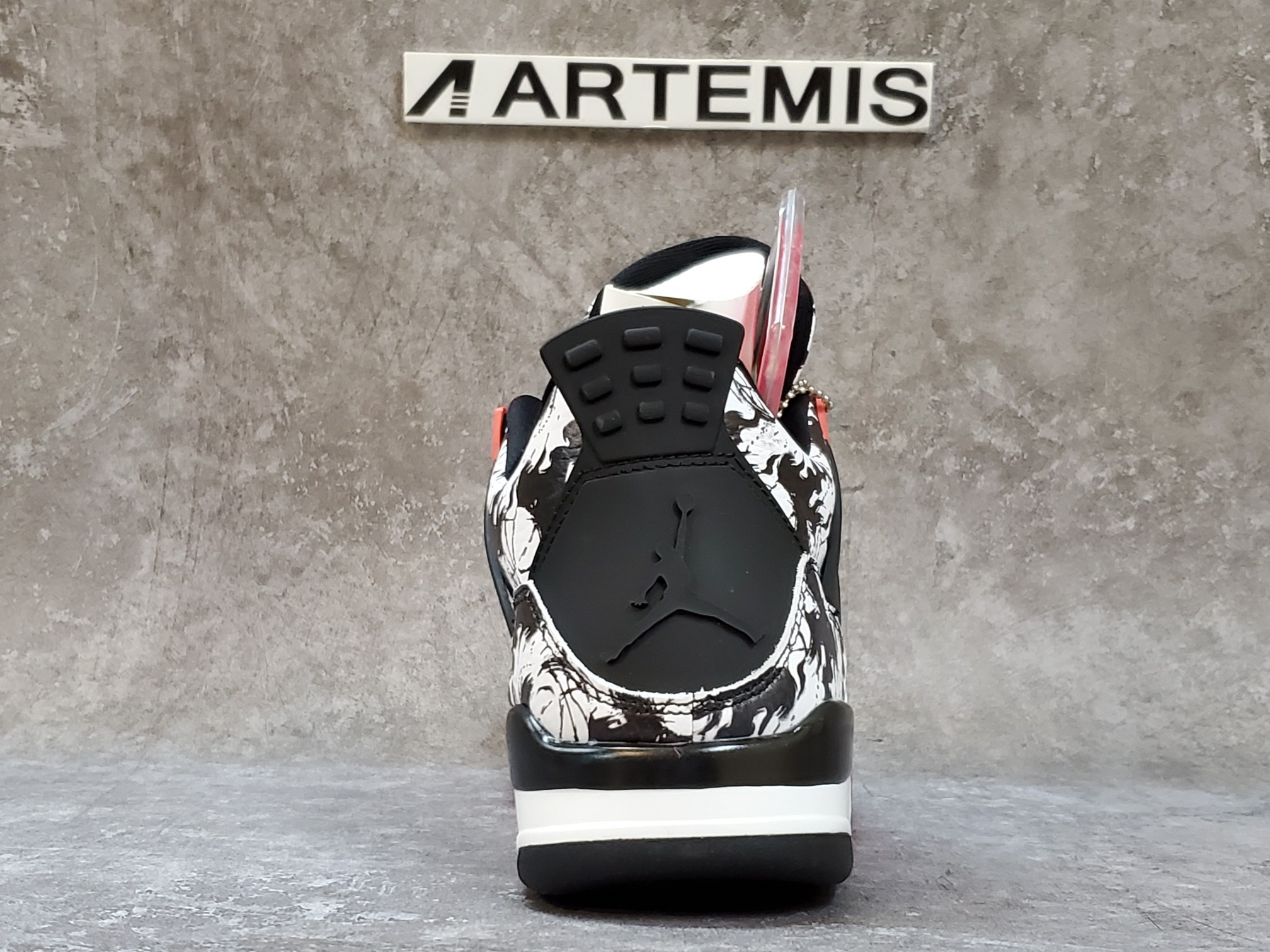 Air Jordan 4 Retro