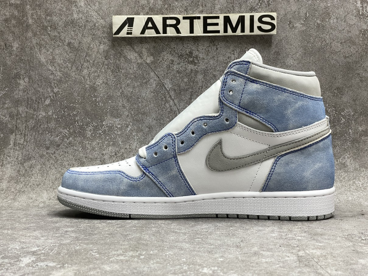 Air Jordan 1 Retro High Hyper Royal Smoke Grey