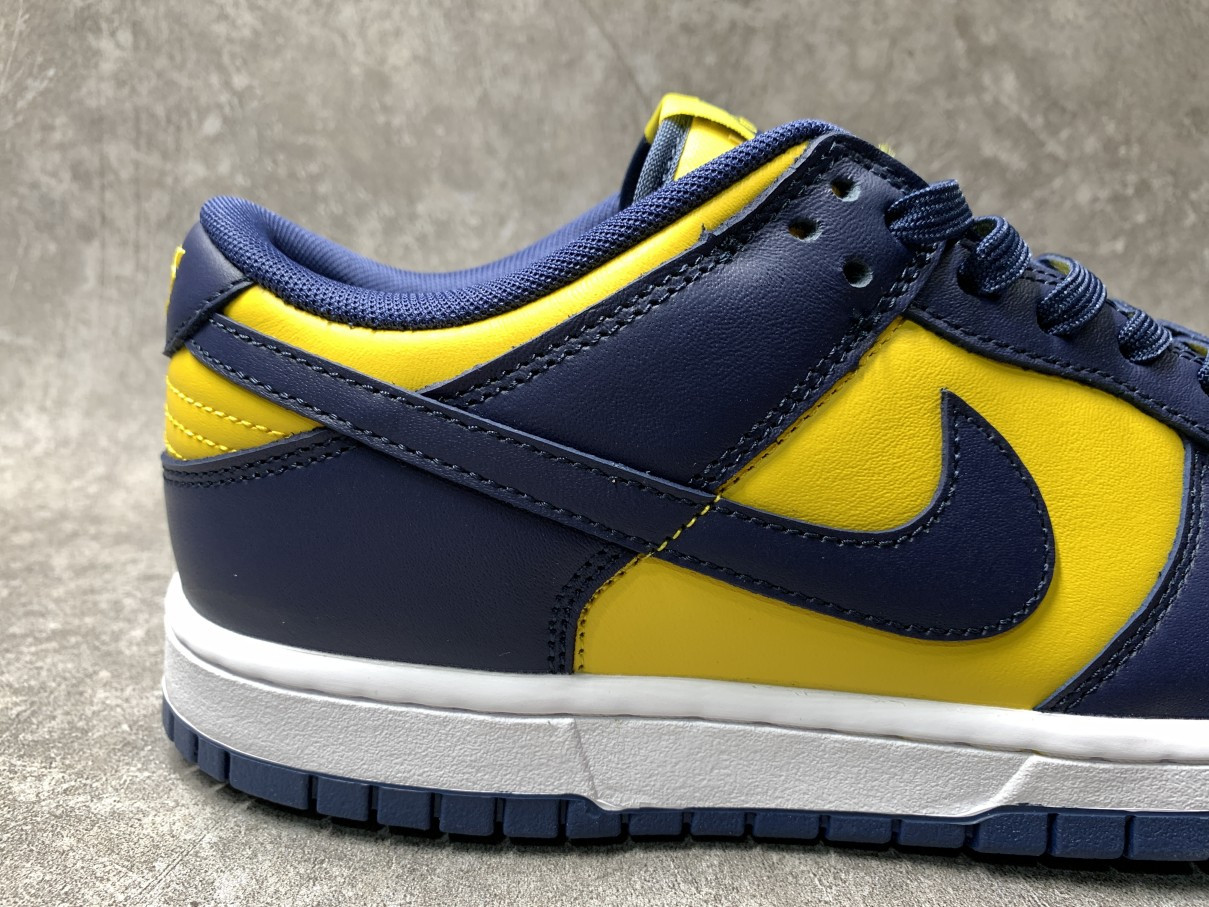 Nike Dunk Low Michigan