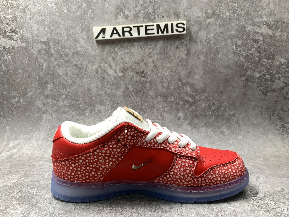 Nike Dunk SB Low Stingwater Magic Mushroom