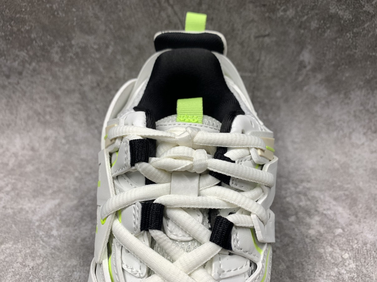 Balenciga Track Worn Out Sneakers
