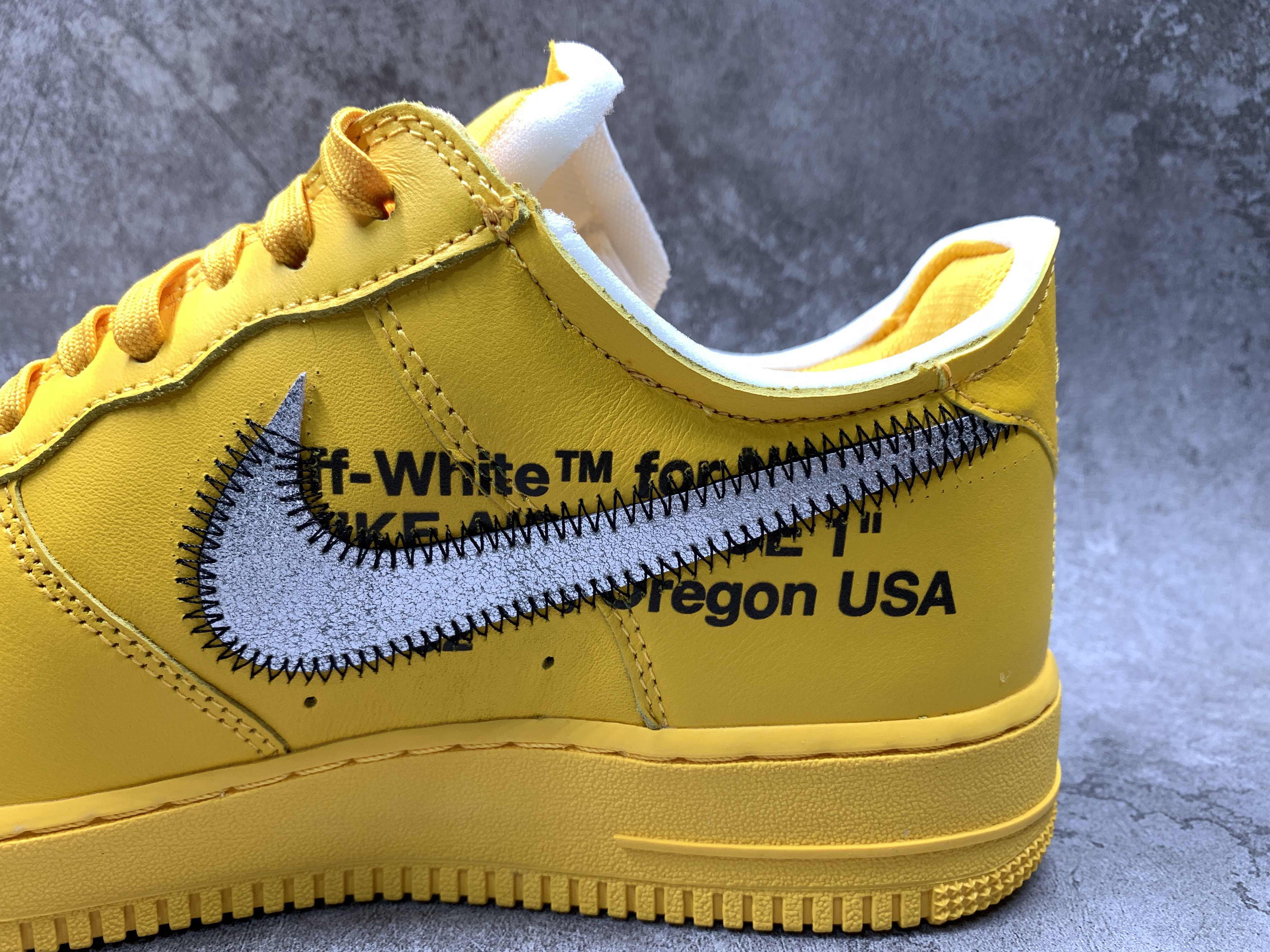 Air Force 1 x Off-White Low University Gold