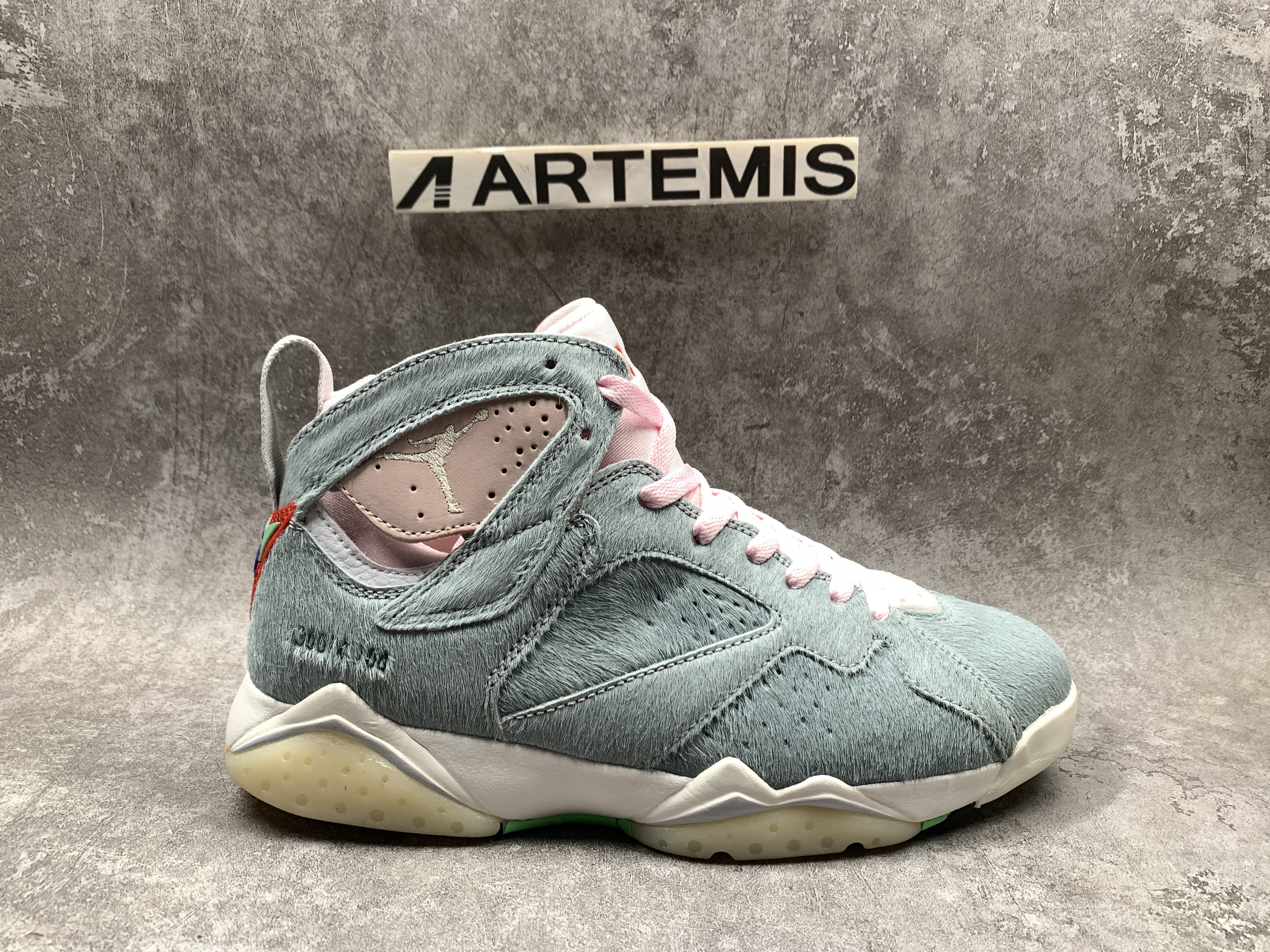 Air Jordan 7 Retro Neutral Grey
