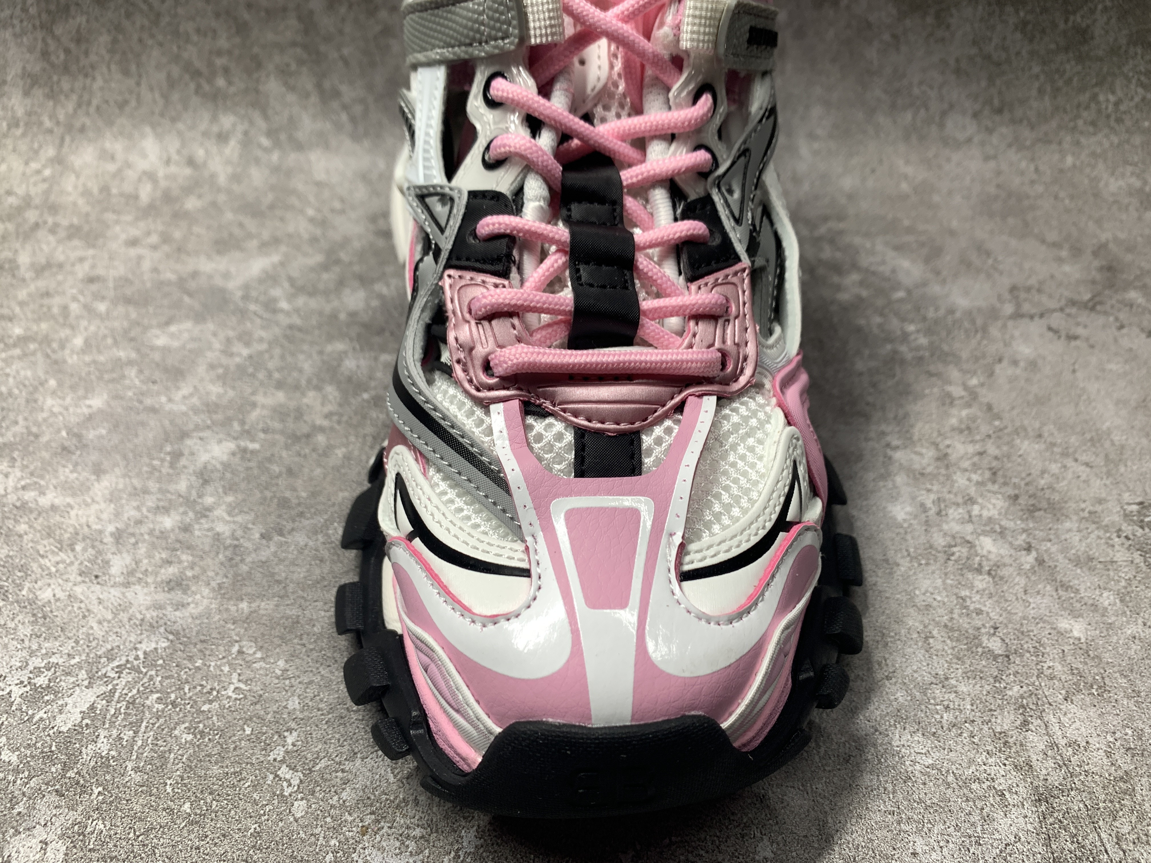 Balenciga Wmns Track.2 Sneaker Pink