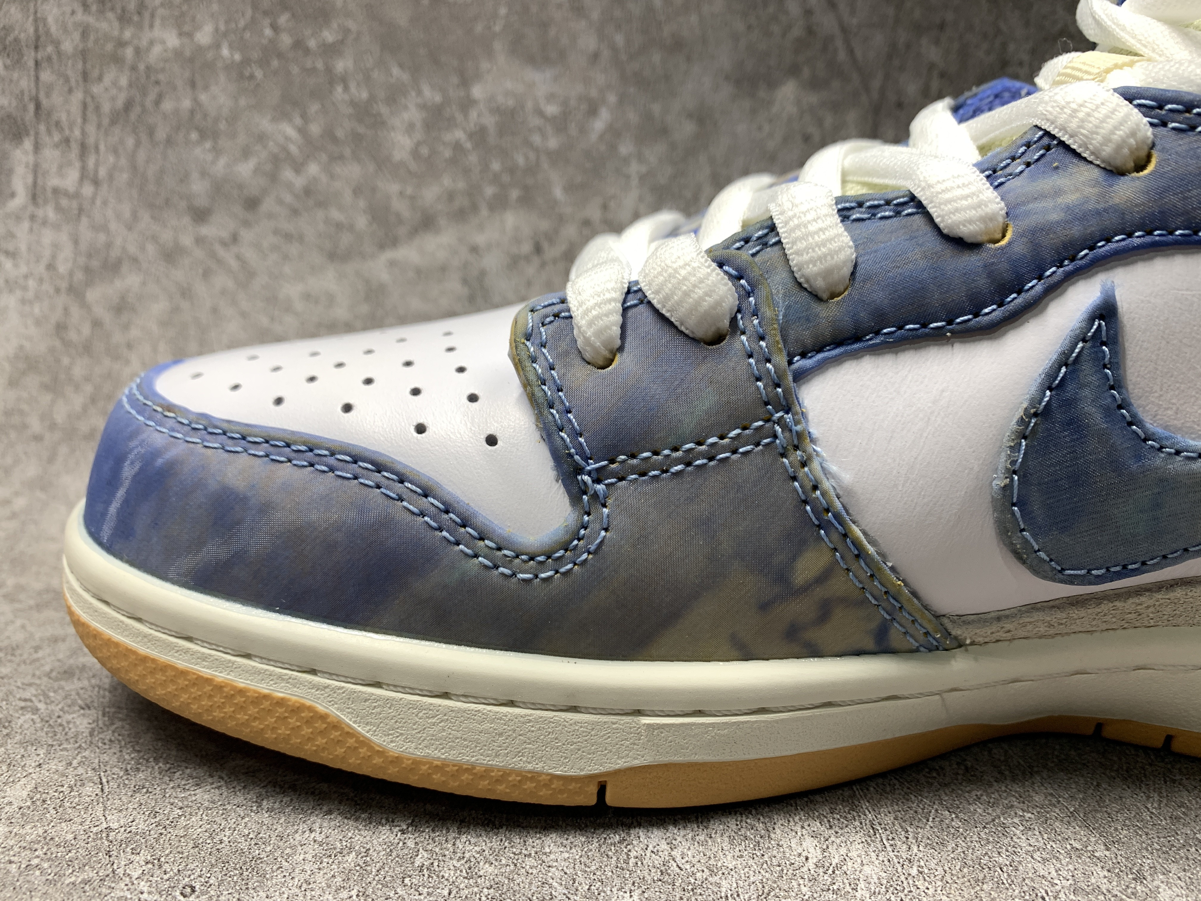 Nike SB Dunk High Carpet Company