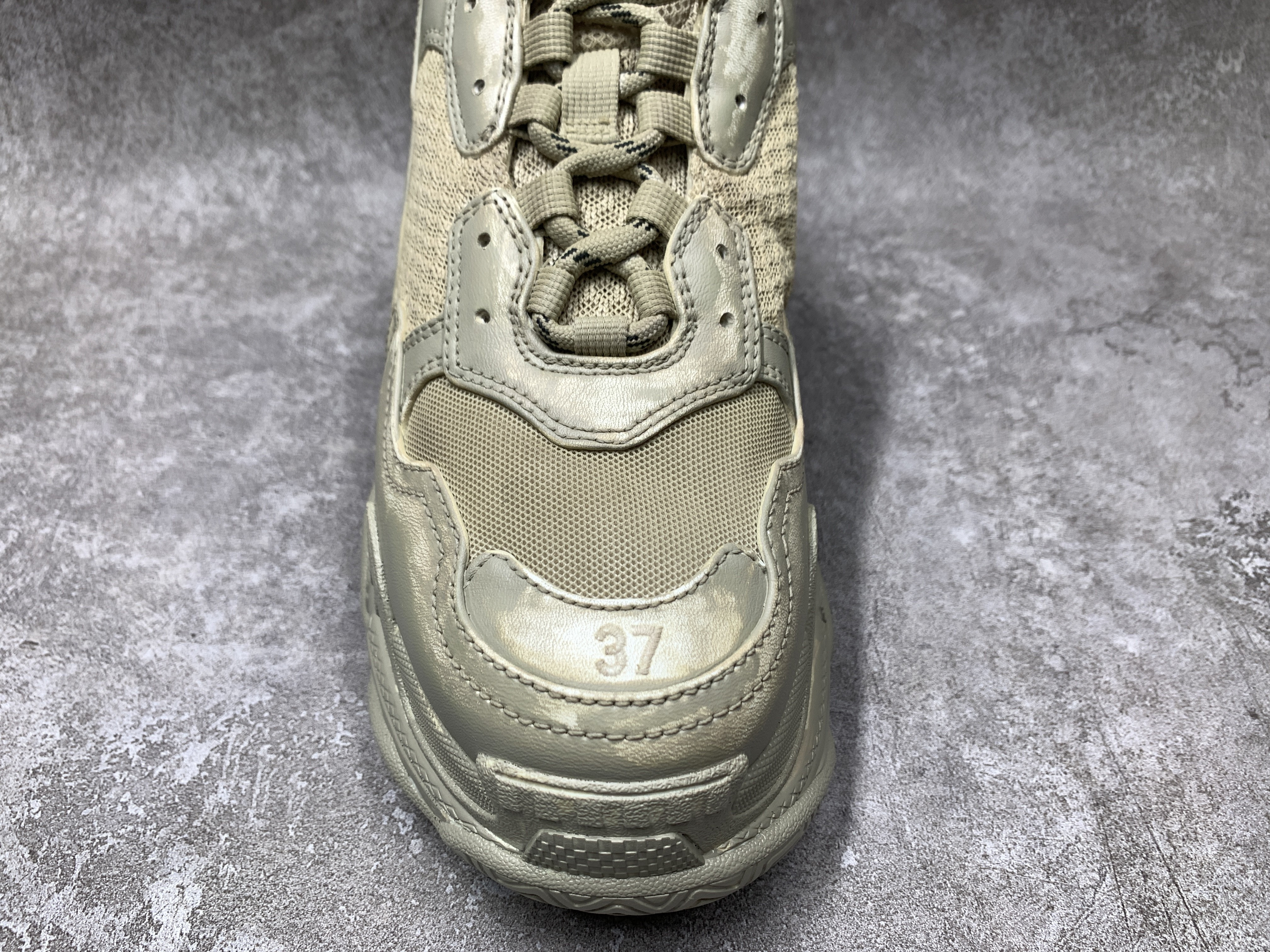 Balenciga Triple S Sneaker Light Beige Faded